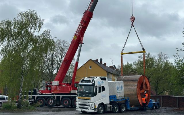 Wooden Cable Pulley Transport