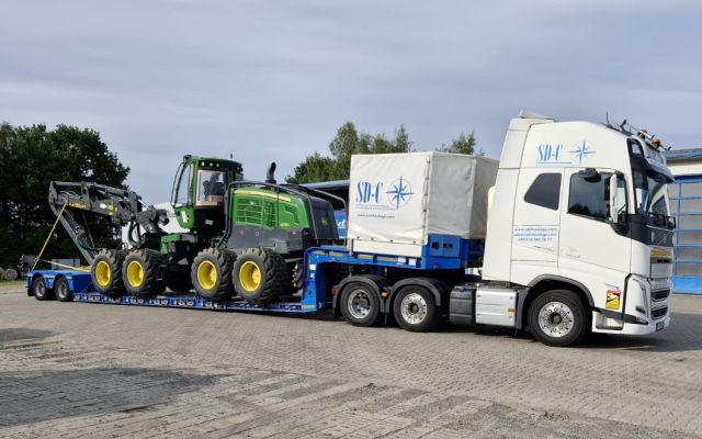 Forestry Machine Transport